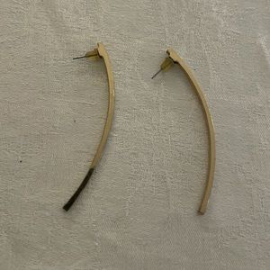 Gold colored bar earrings